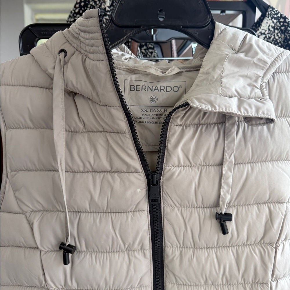 Bernardo Women's Light Gray Puffer Jacket